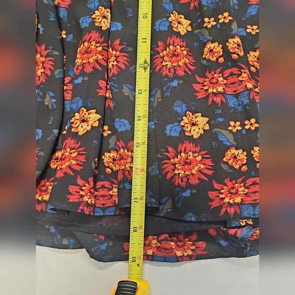 Joe Fresh Free Flowing Skirt Size 2 - Picture 7 of 9